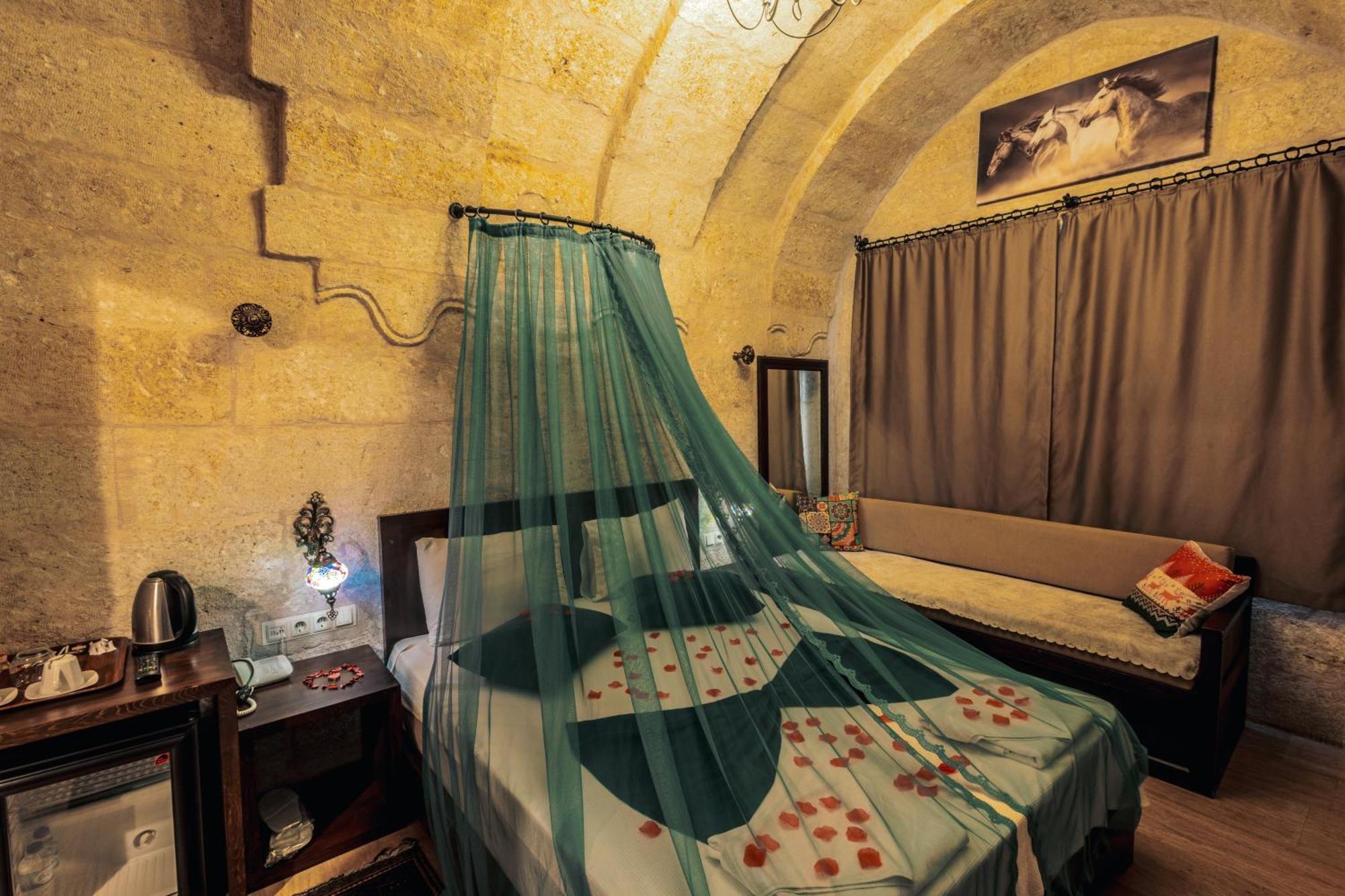 אורגופ Tafana Cave & Stone Lodge מראה חיצוני תמונה