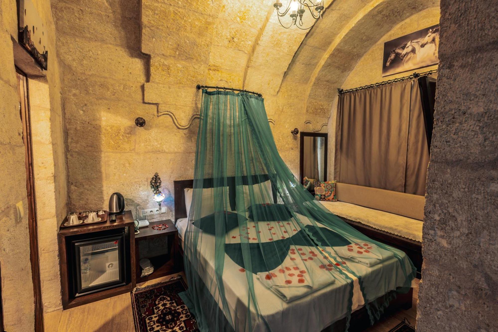 אורגופ Tafana Cave & Stone Lodge מראה חיצוני תמונה