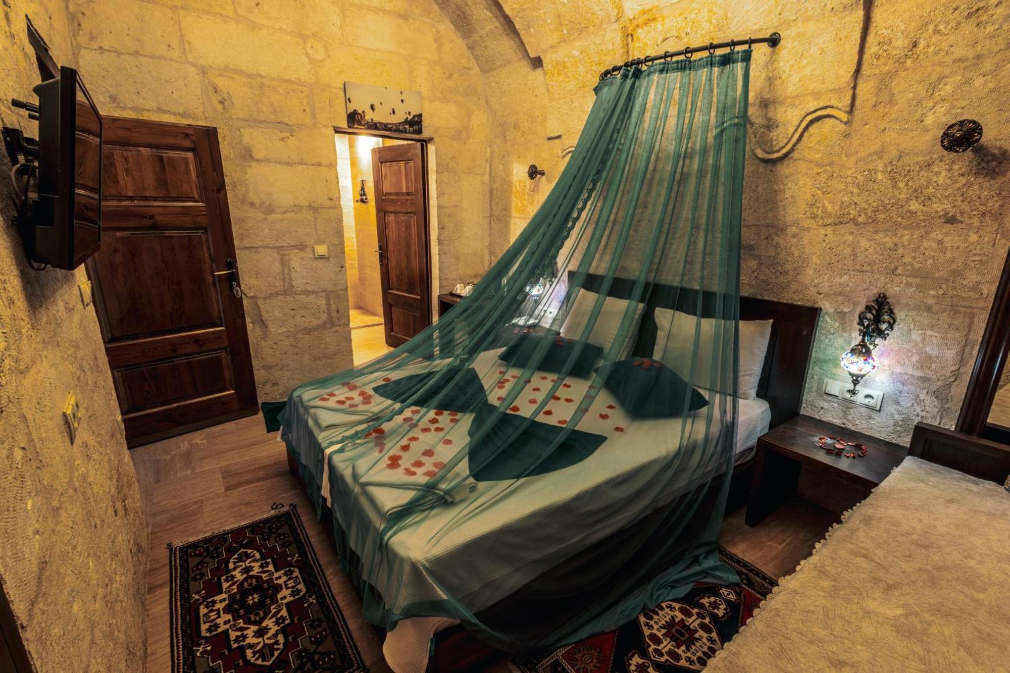 אורגופ Tafana Cave & Stone Lodge מראה חיצוני תמונה