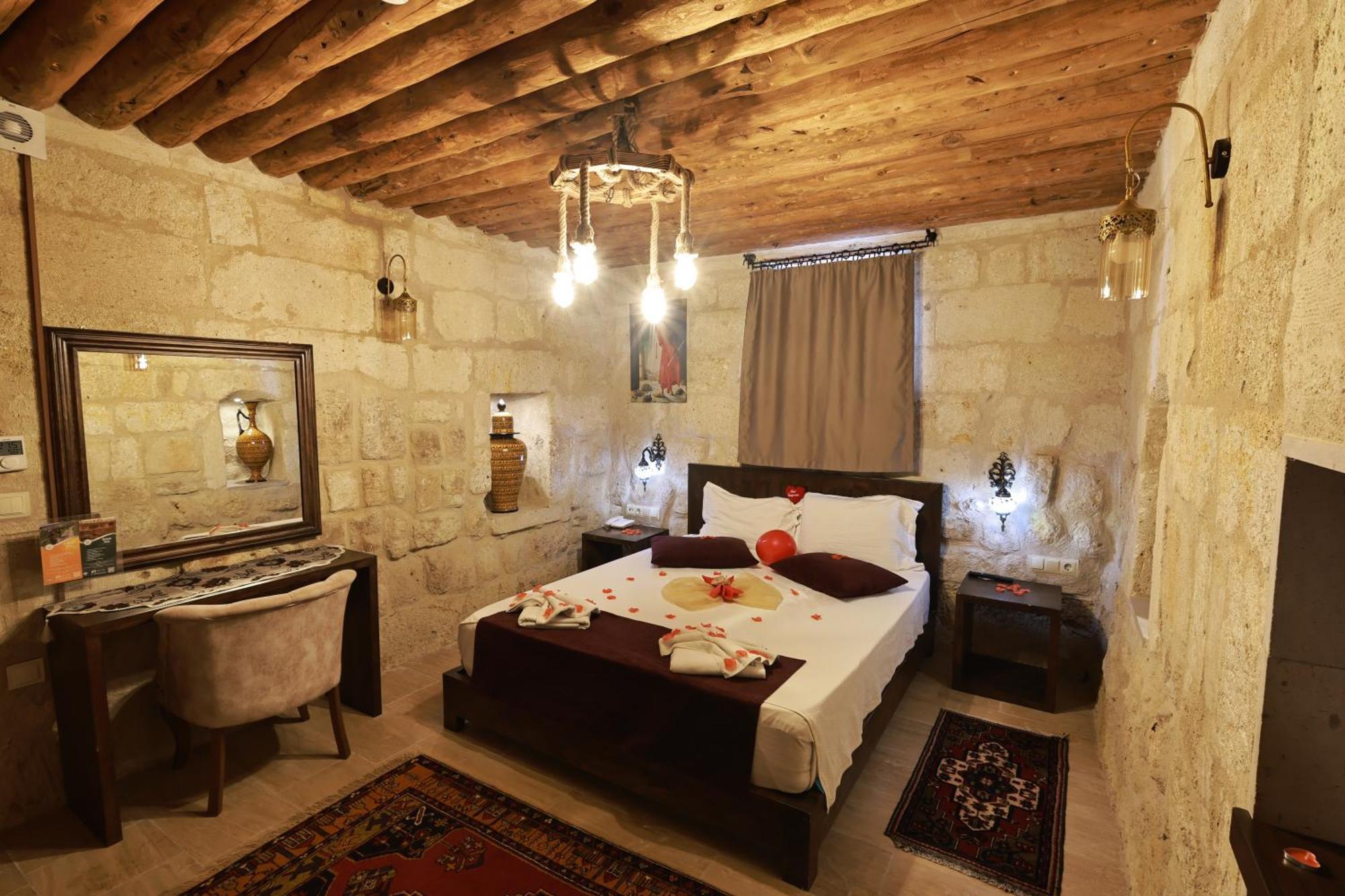אורגופ Tafana Cave & Stone Lodge מראה חיצוני תמונה