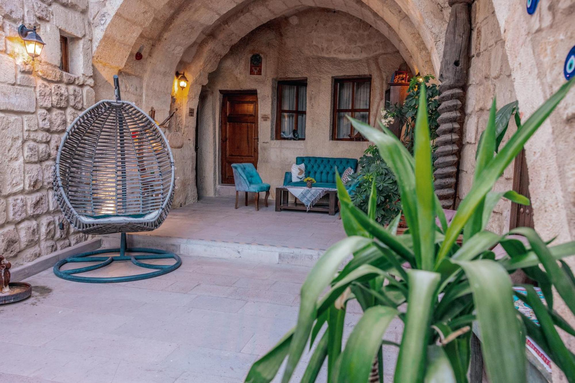 אורגופ Tafana Cave & Stone Lodge מראה חיצוני תמונה